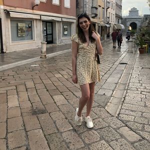 Meet your Posher, Sabrina